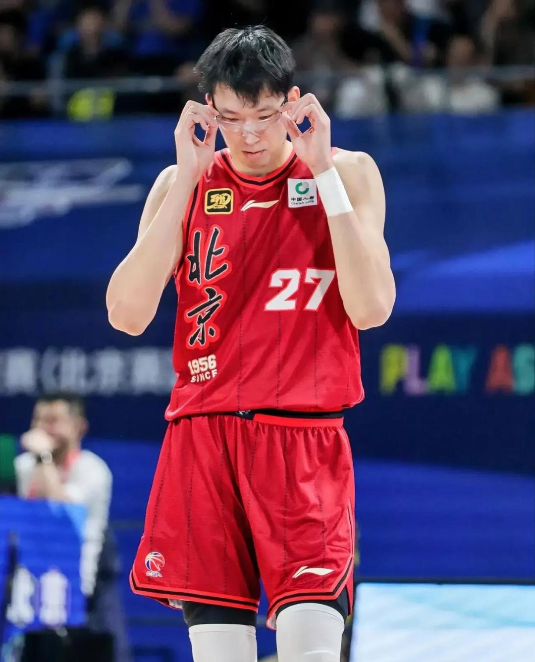 里程碑夜广厦男篮更衣室发声，葡超今夜刷纪录，震撼外界，控场能力受关注