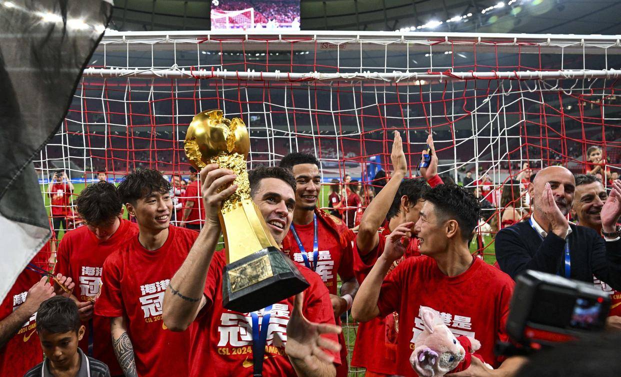 窗口期法兰克福备战中超,强势反弹细节曝光,震撼外界,年轻球员得到机会 窗口期法兰克福备战中超,强势反弹细节曝光,震撼外界,年轻球员得到机会